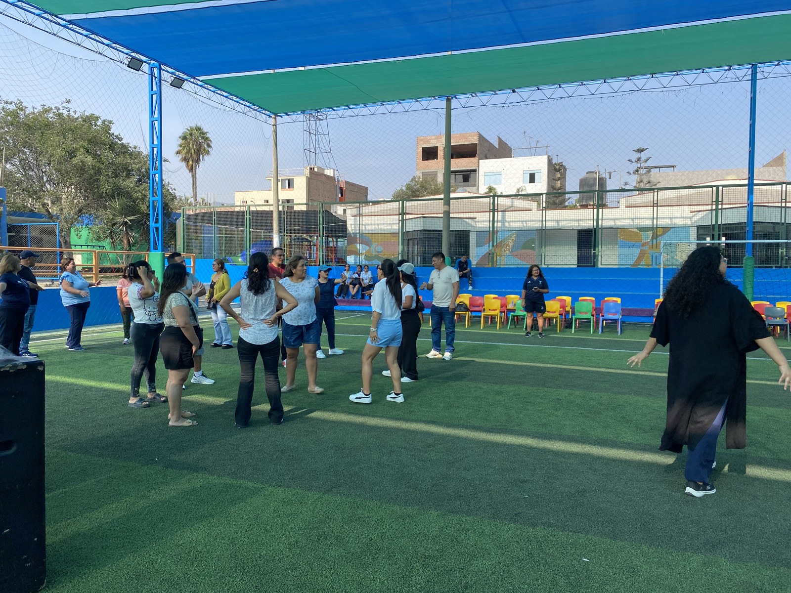 Taller de CEPSY para padres y docentes en una institución educativa de Lima